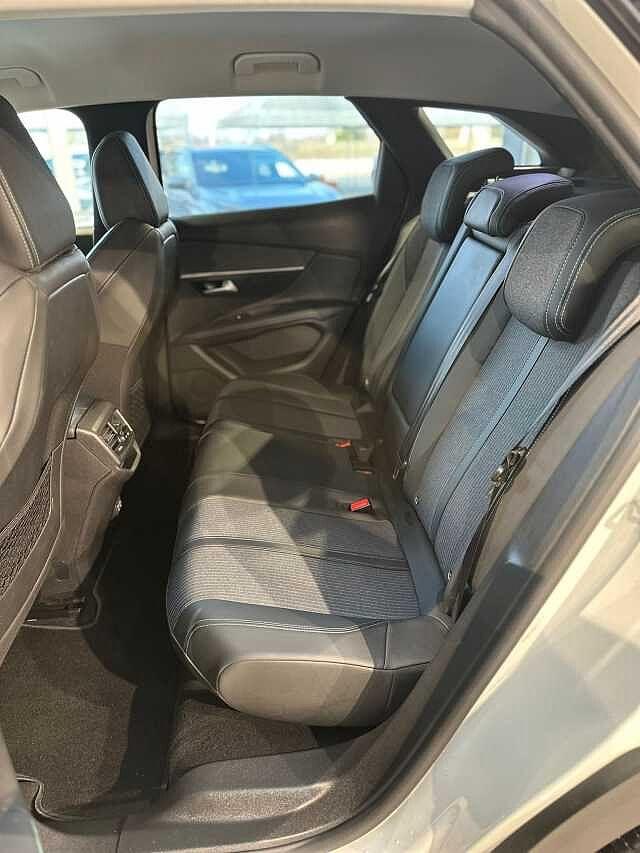 Peugeot 3008 BlueHDi 130 S&S EAT8 Allure