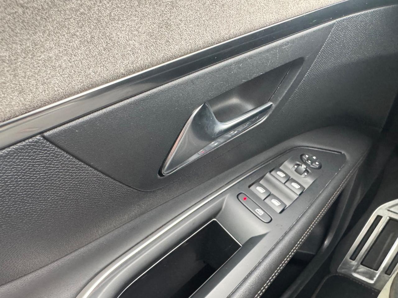 Peugeot 3008 Hybrid 136 e-DCS6 GT