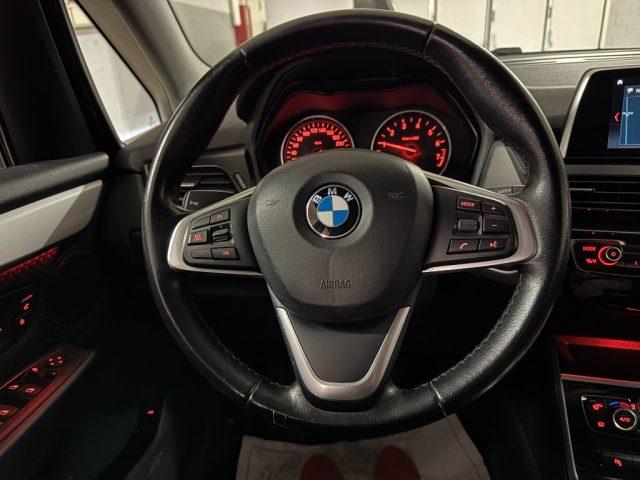 BMW 220 i Active Tourer Advantage