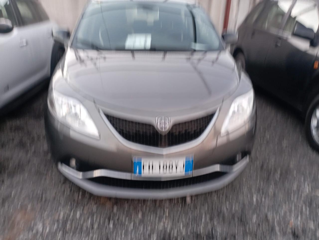 Lancia Ypsilon 1.2 69 CV 5 porte Silver