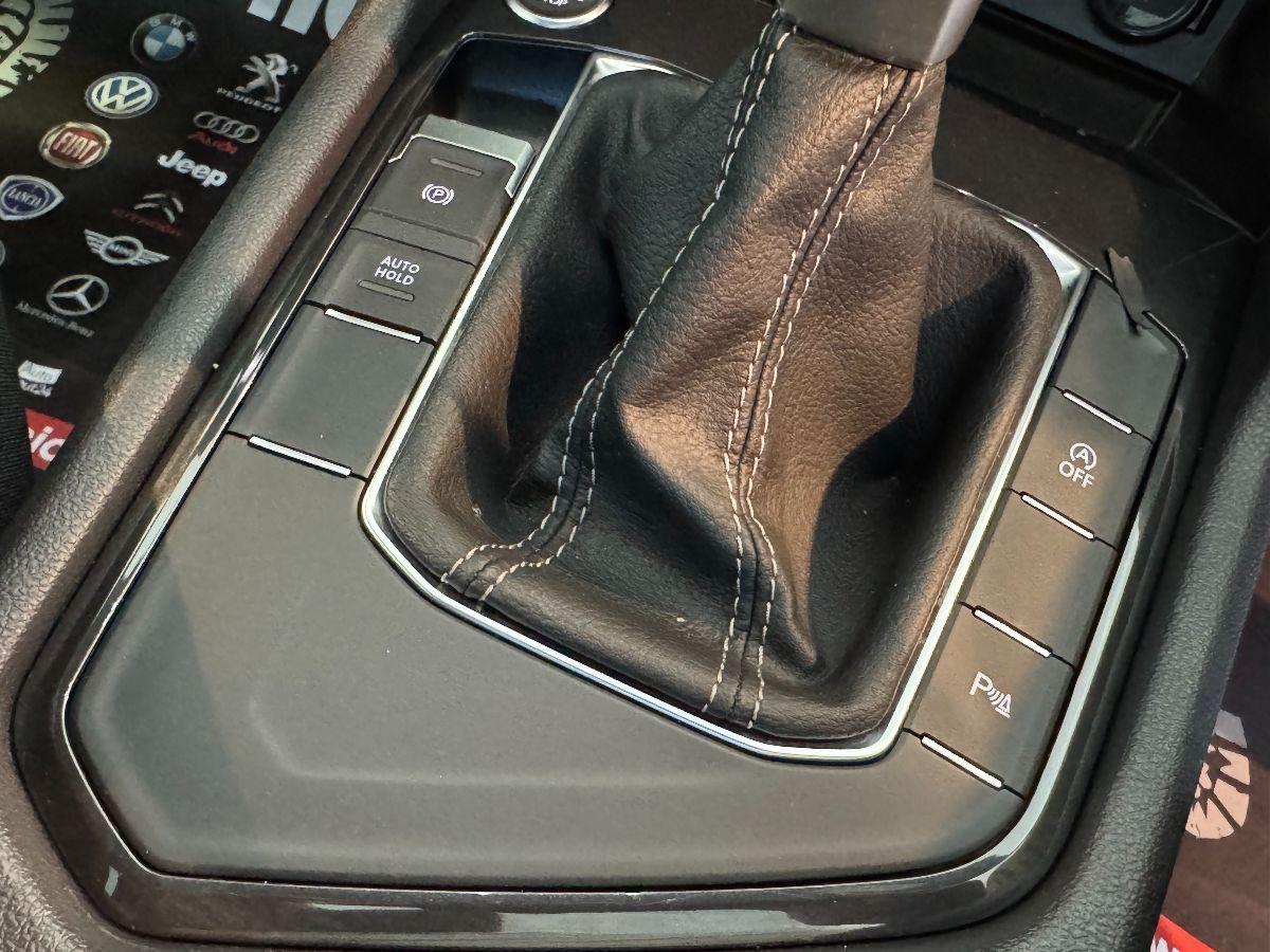 VOLKSWAGEN Tiguan 2.0 TDI DSG R-Line Luci ambient/Retroc