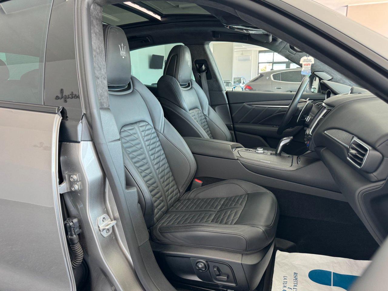 Maserati Levante 3.8 V8 Trofeo 580cv Tetto 22" Carbonio Full