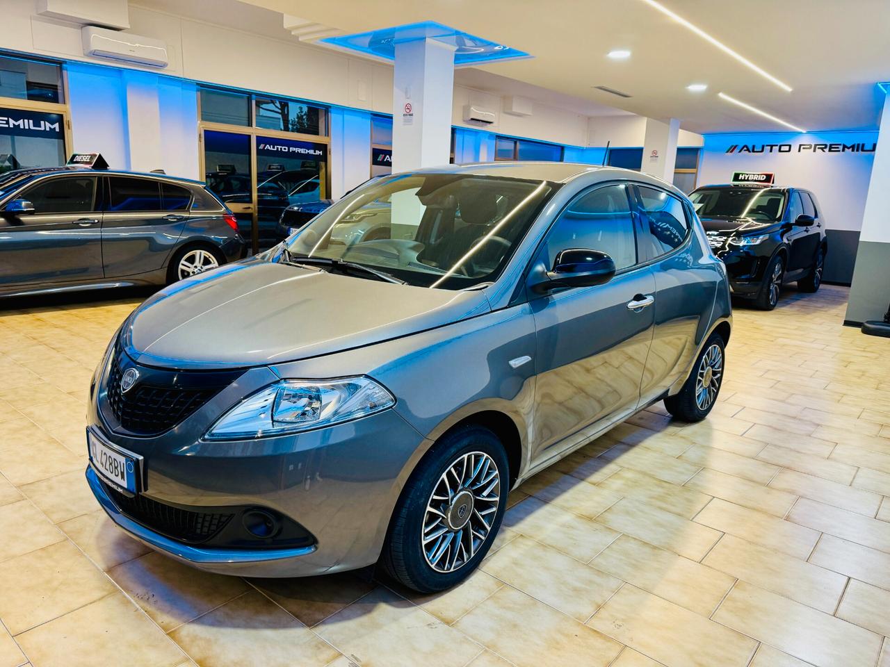 Lancia Ypsilon 1.0 S&S Hybrid 5p. CarPlay / Navi