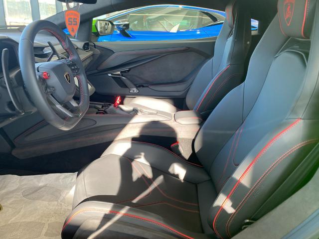 LAMBORGHINI Revuelto 6.5 V12 UFFICIALE ITALIA-SOLI 250KM