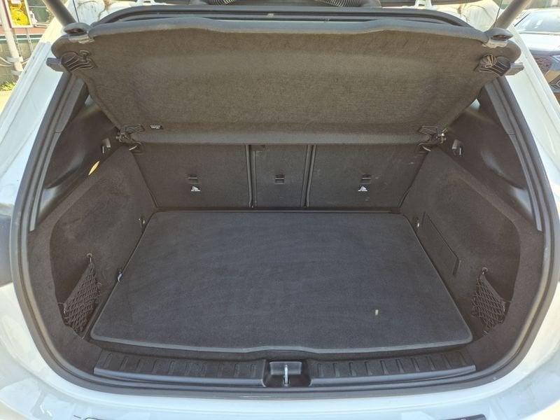 Mercedes-Benz GLA 180 d Progressive Advanced auto