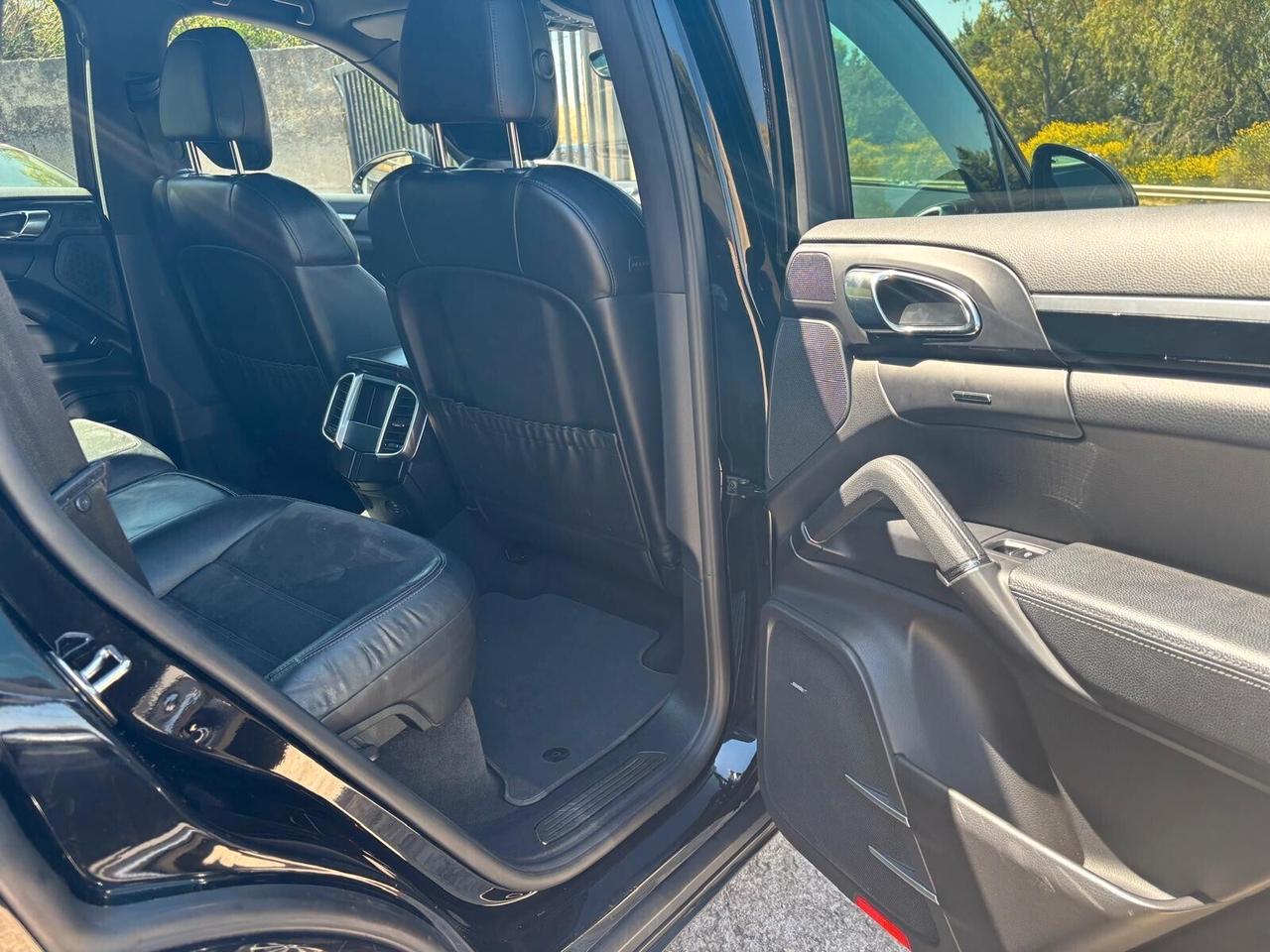 Porsche Cayenne 3.0 Diesel Platinum Edition - 2018