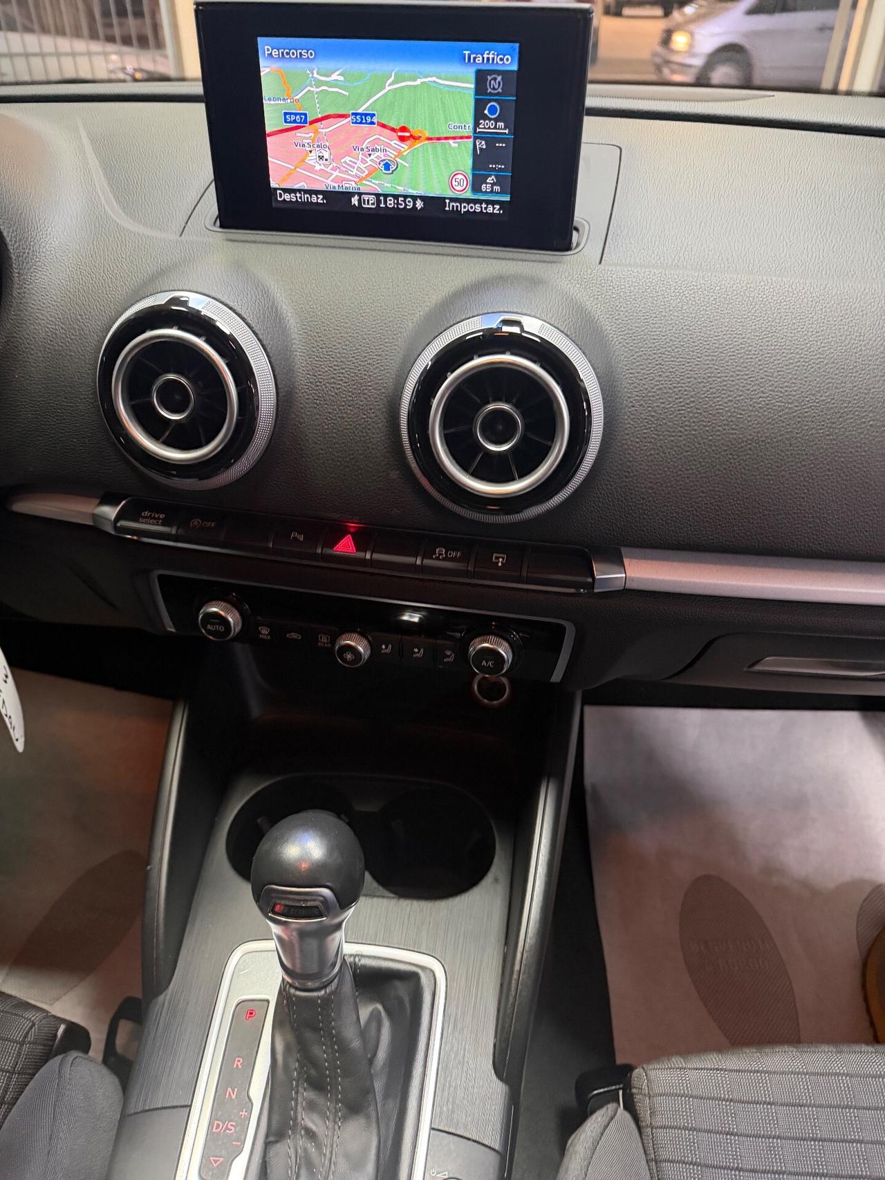 Audi A3 SPB 1.6 TDI S tronic Sport SEDAN