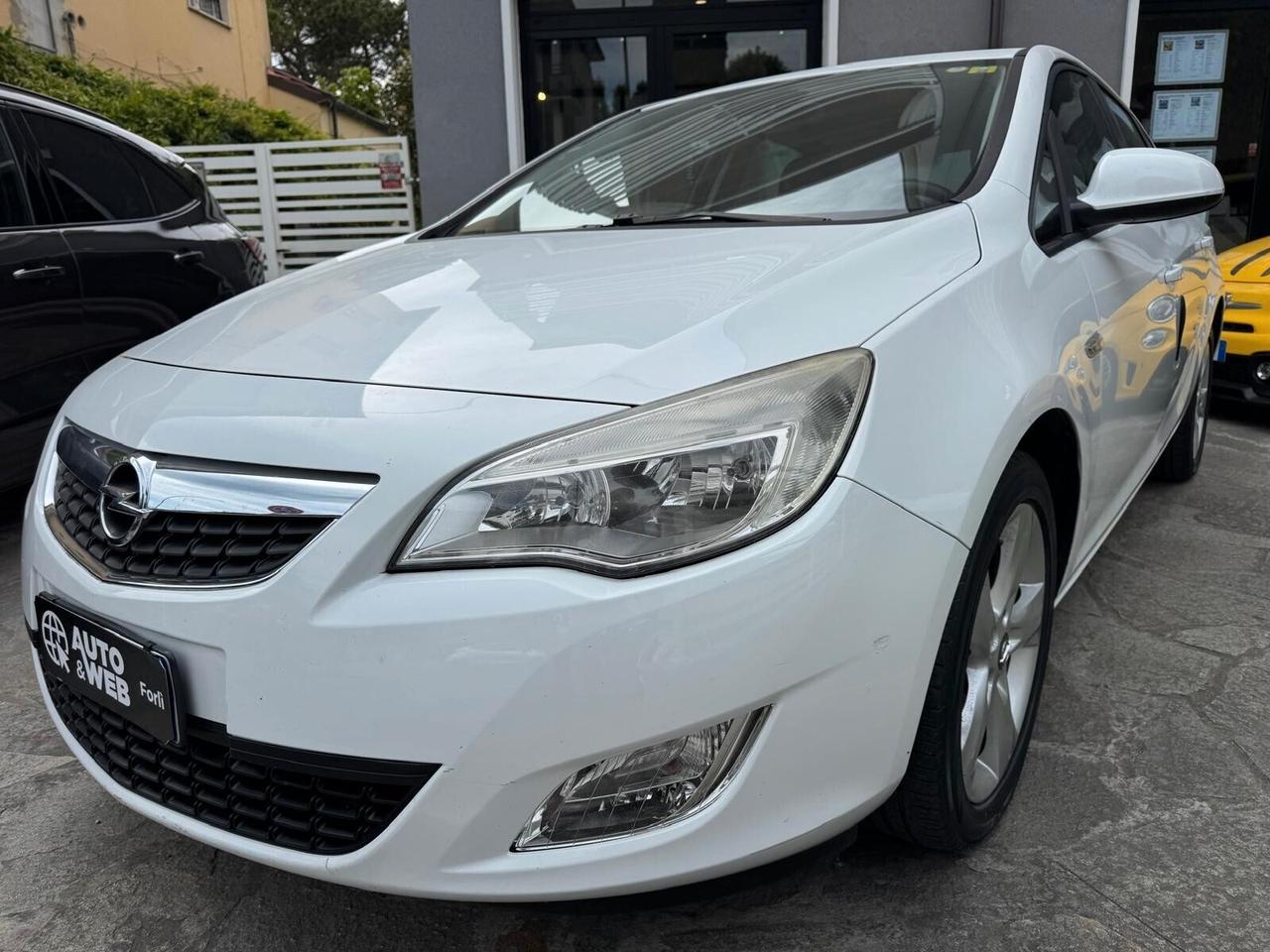 OPEL ASTRA 1.7 CDTI 110cv 5p COSMO NEOPATENT