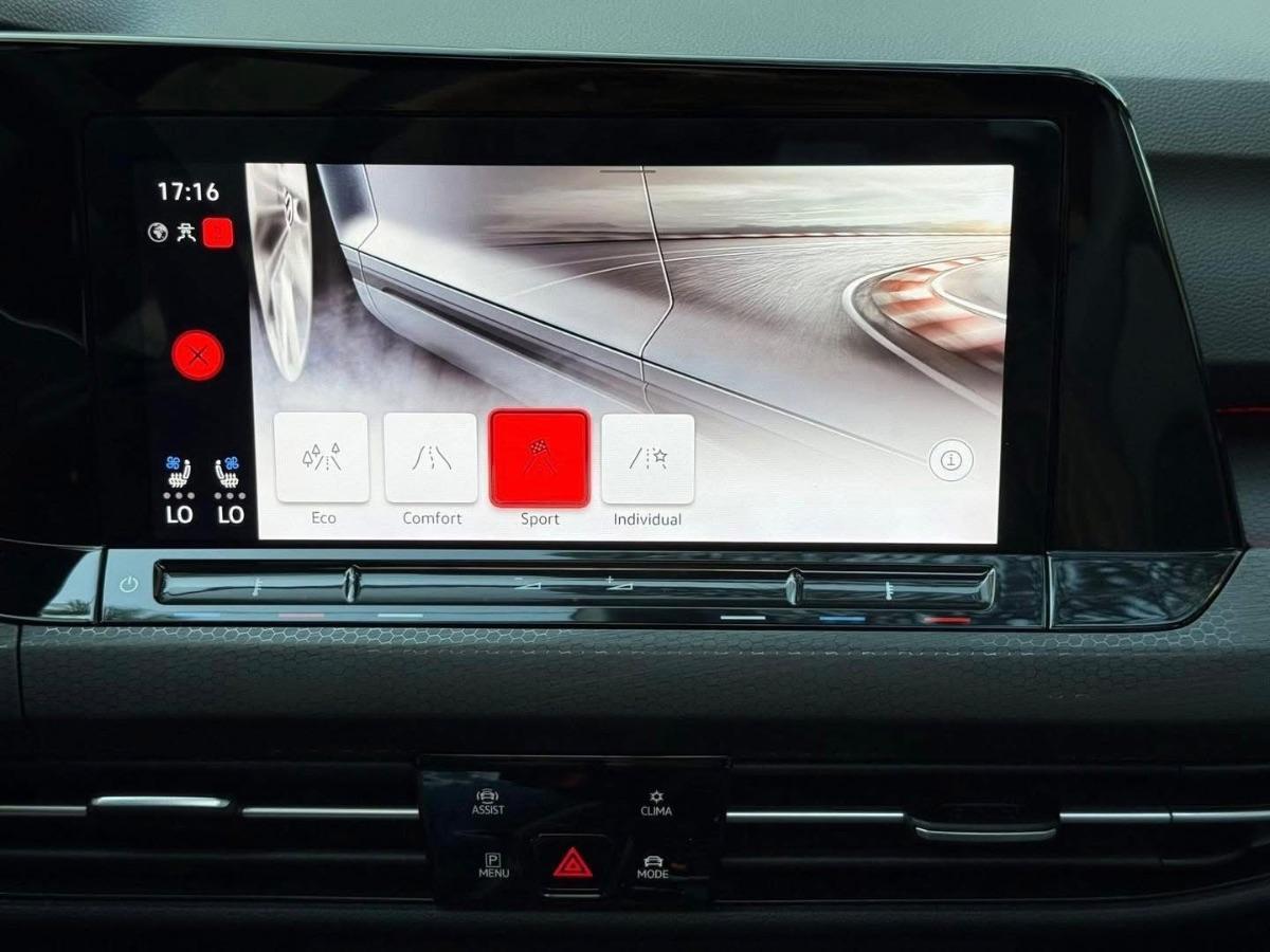 Volkswagen Golf 8 GTI 2.0 TSI 245CV