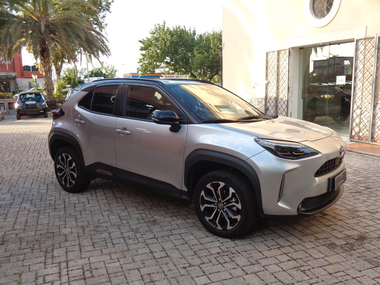 Toyota Yaris Cross 1.5 Hybrid 5p. E-CVT Trend ARGENTO E NERA NESSUN VINCOLO DI FINANZIAMENTO