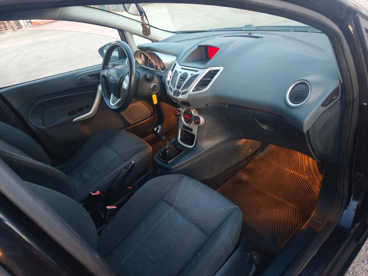 Ford Fiesta 1.2 Titanium 5p GPL