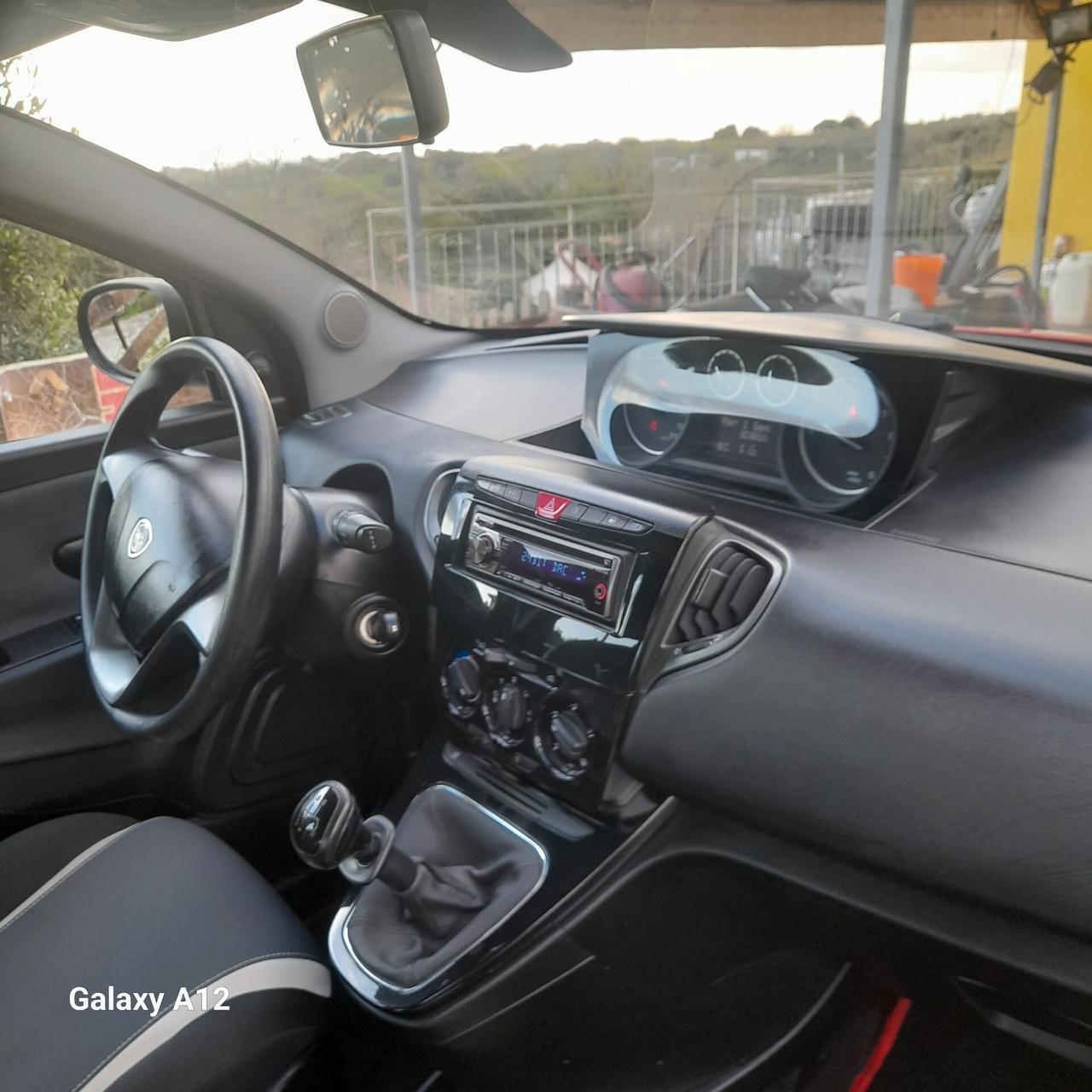 Lancia Ypsilon 1.2 69 CV 5 porte Elefantino