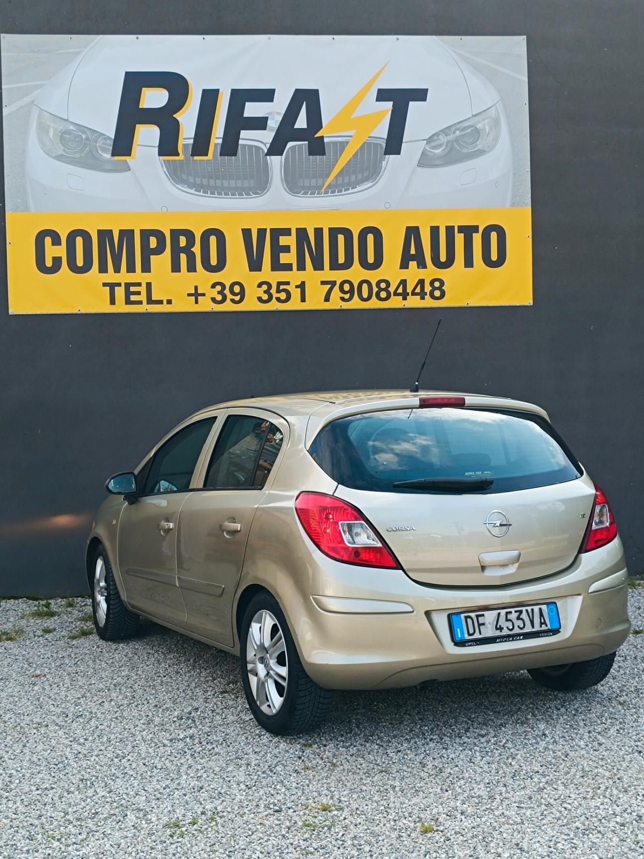 Opel Corsa 1.2 5 porte Cosmo