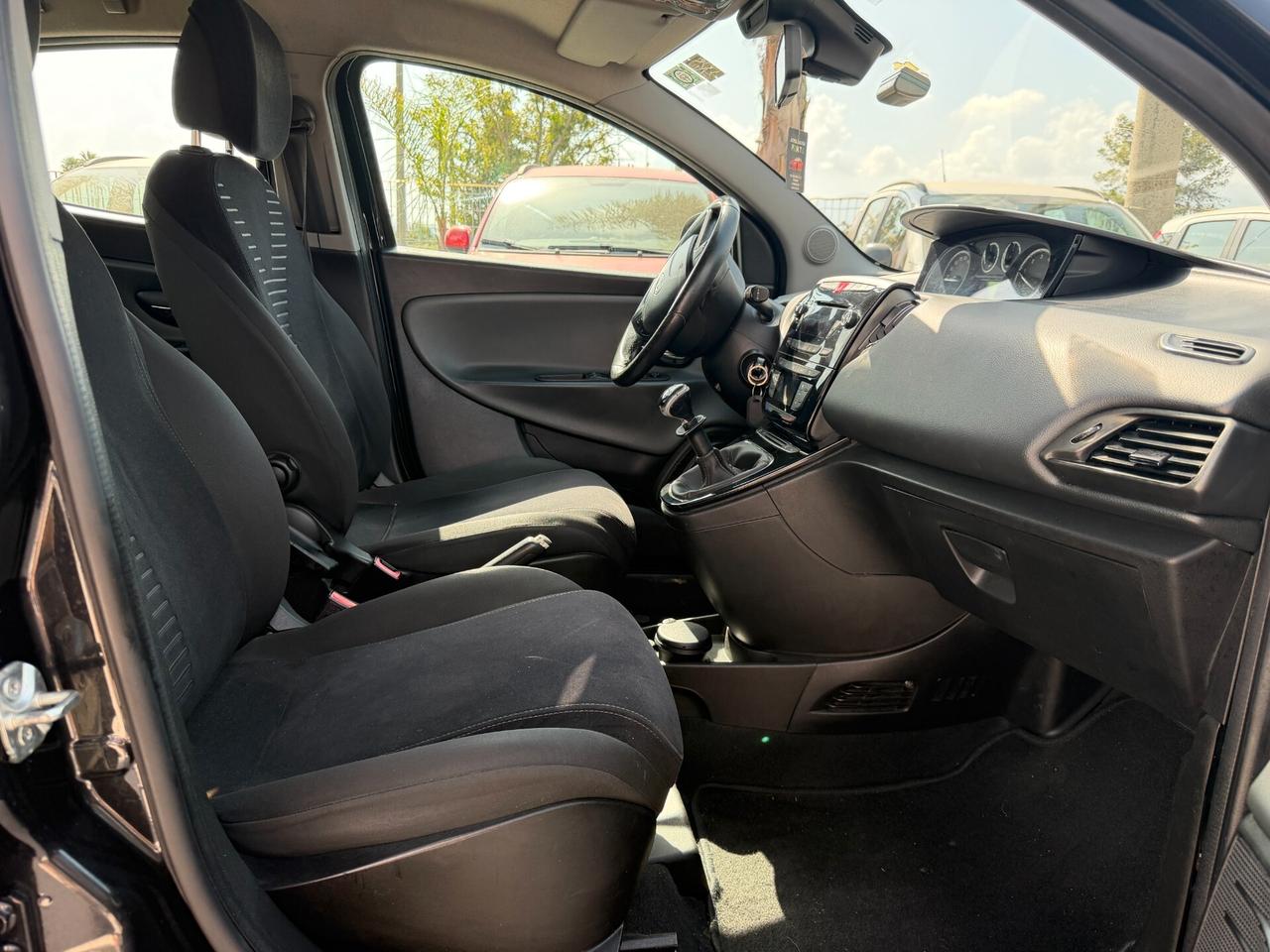 LANCIA YPSILON 2011 900 BENZINA 85 CV