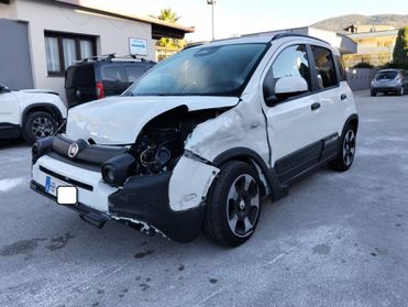 Fiat Pandina 1.0 Hybrid Cross 2025 SINISTRATA