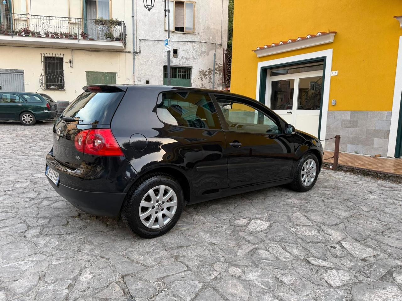 Volkswagen Golf 1.6 16V FSI 3p. Comfortline
