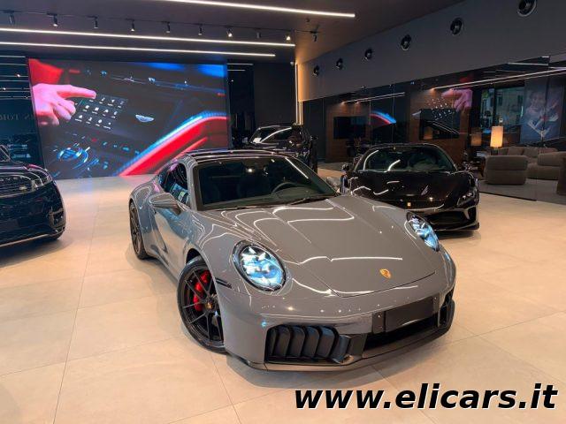 PORSCHE 992 Carrera 4 GTS