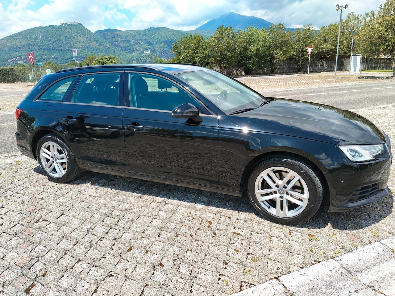 Audi A4 Avant 35 TDI S tronic Sport