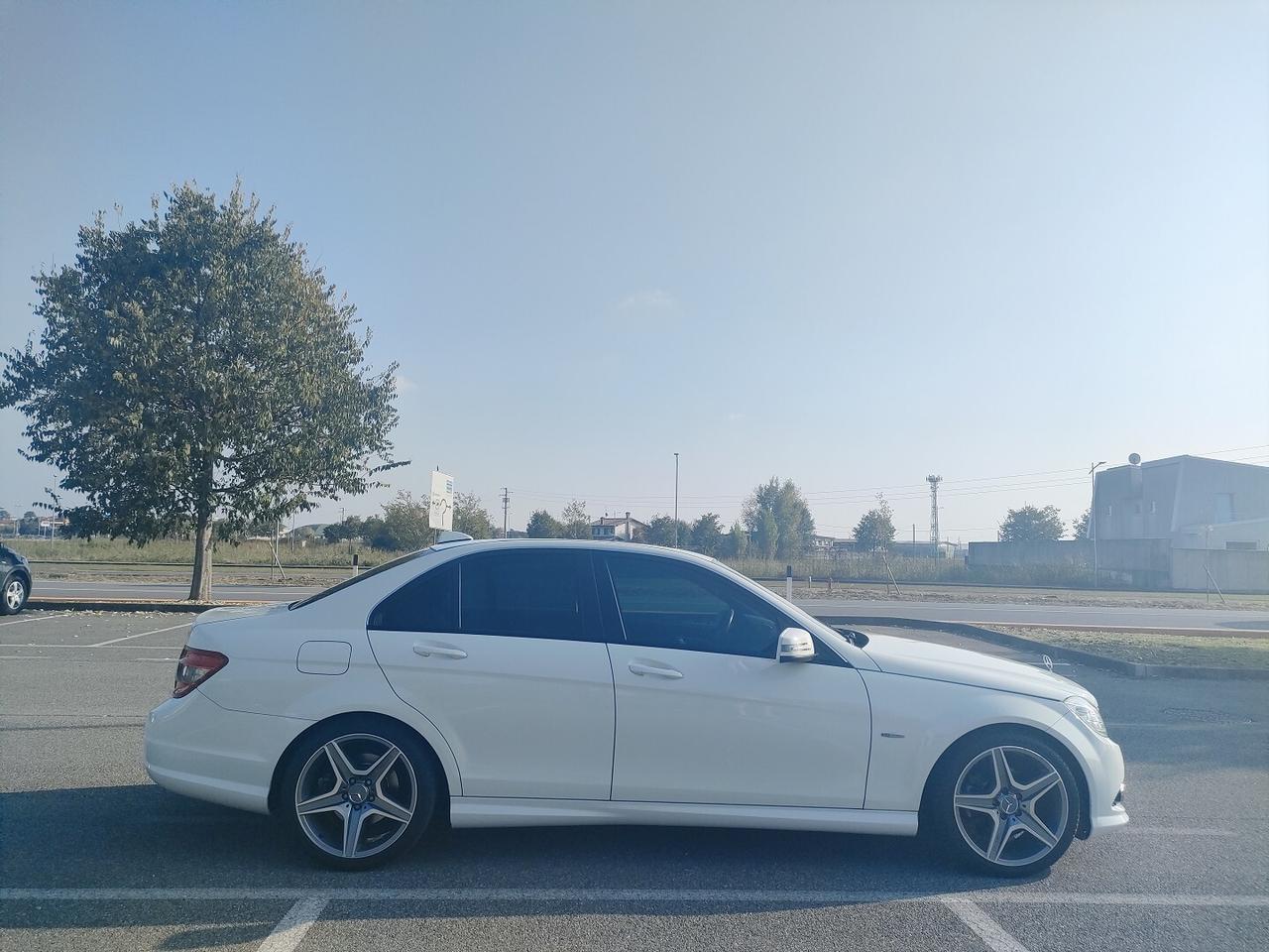 MERCEDES-BENZ C 180 CGI AMG Pack