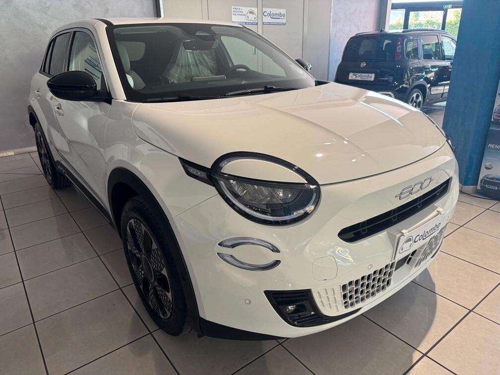 Fiat 600 1.2 hybrid La Prima 110cv auto Navi Led App conn Cam 18" Neopat