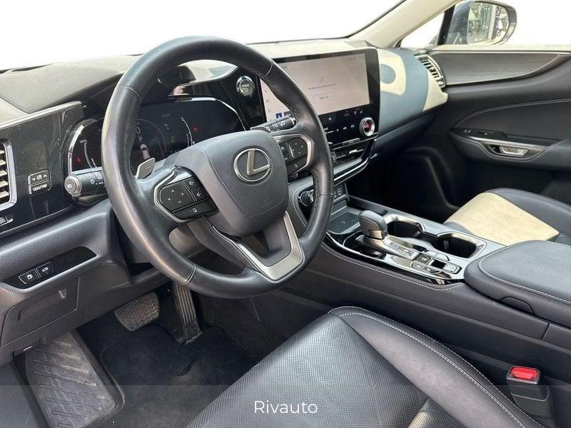 Lexus NX 2.5 plug-in Luxury 4wd e-cvt
