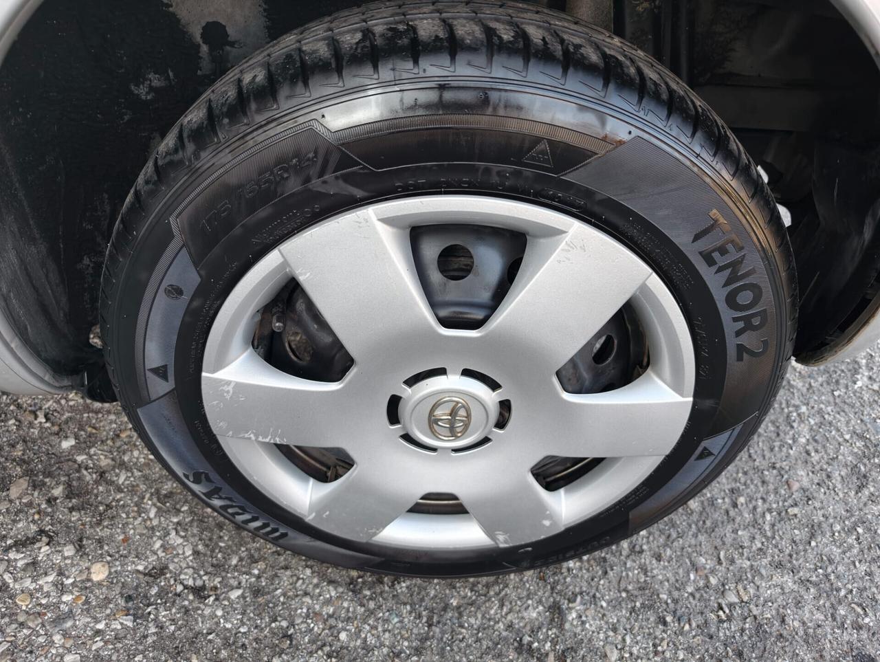 Toyota Yaris 1.0i 16V cat 5 porte Expo