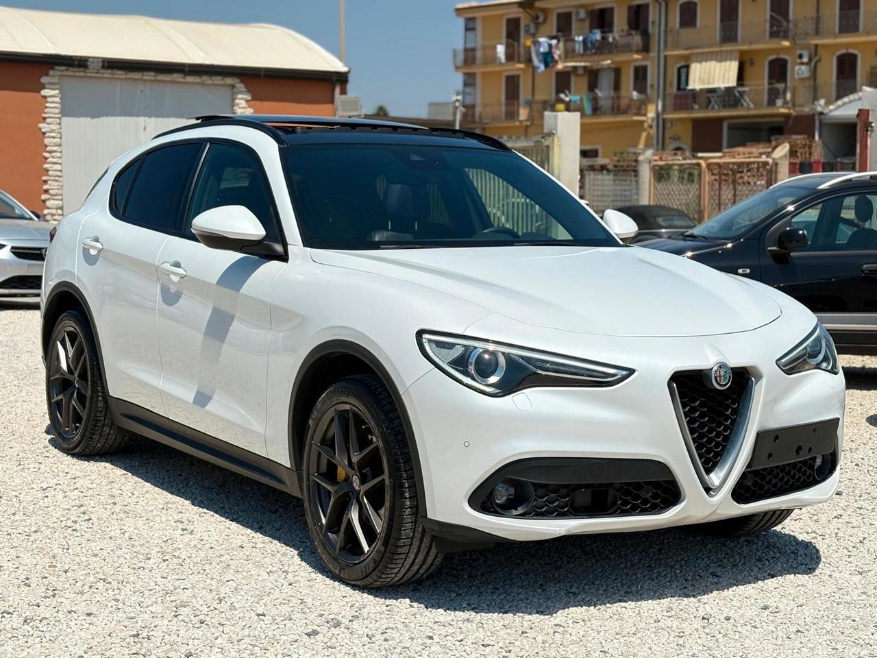 Alfa Romeo Stelvio 2.2 Turbodiesel 180 CV AT8 Q4 Executive TETTO APRIBILE