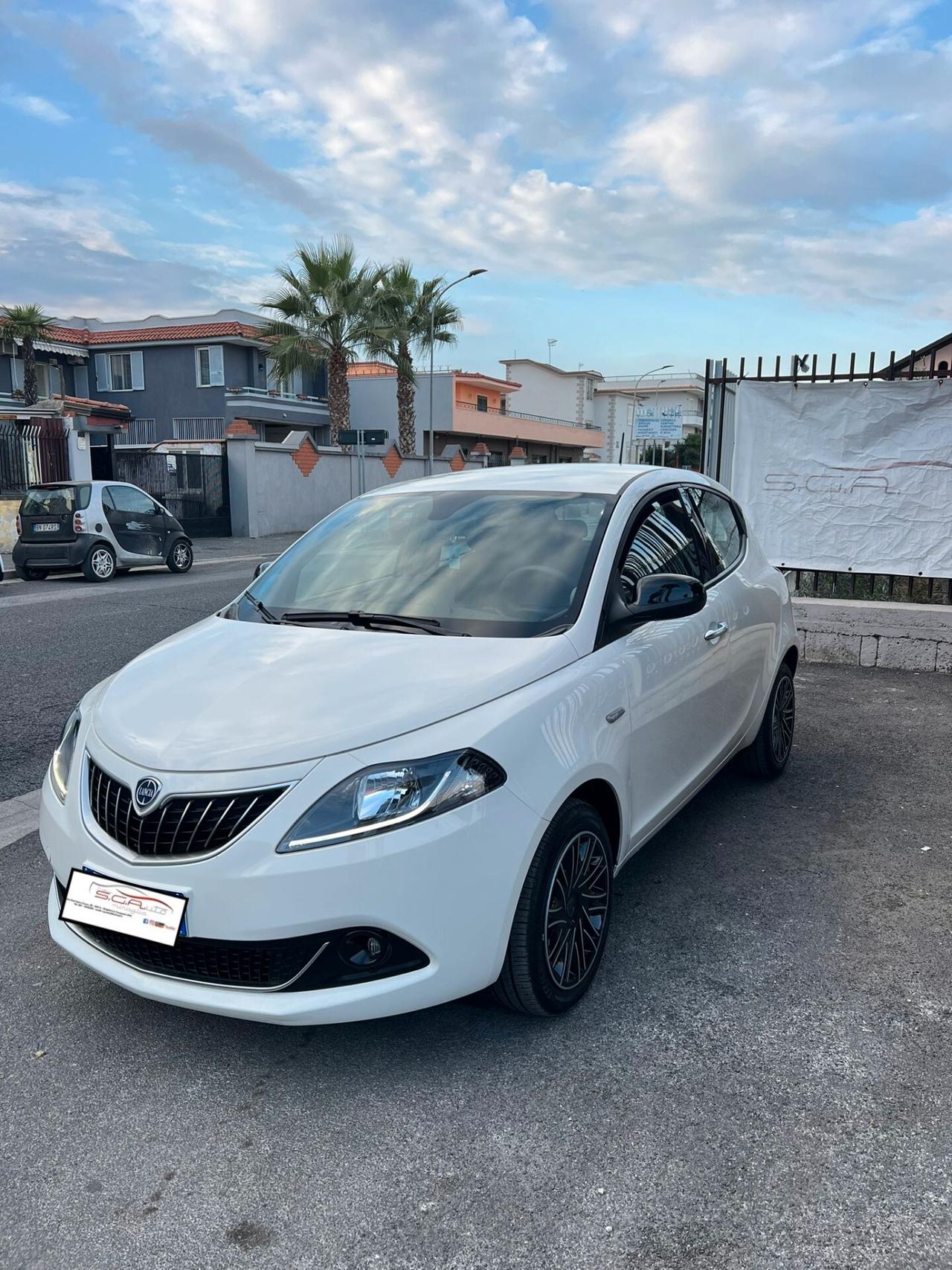 Lancia Ypsilon 1.0 FireFly 5 porte S&S Hybrid Ecochic Gold