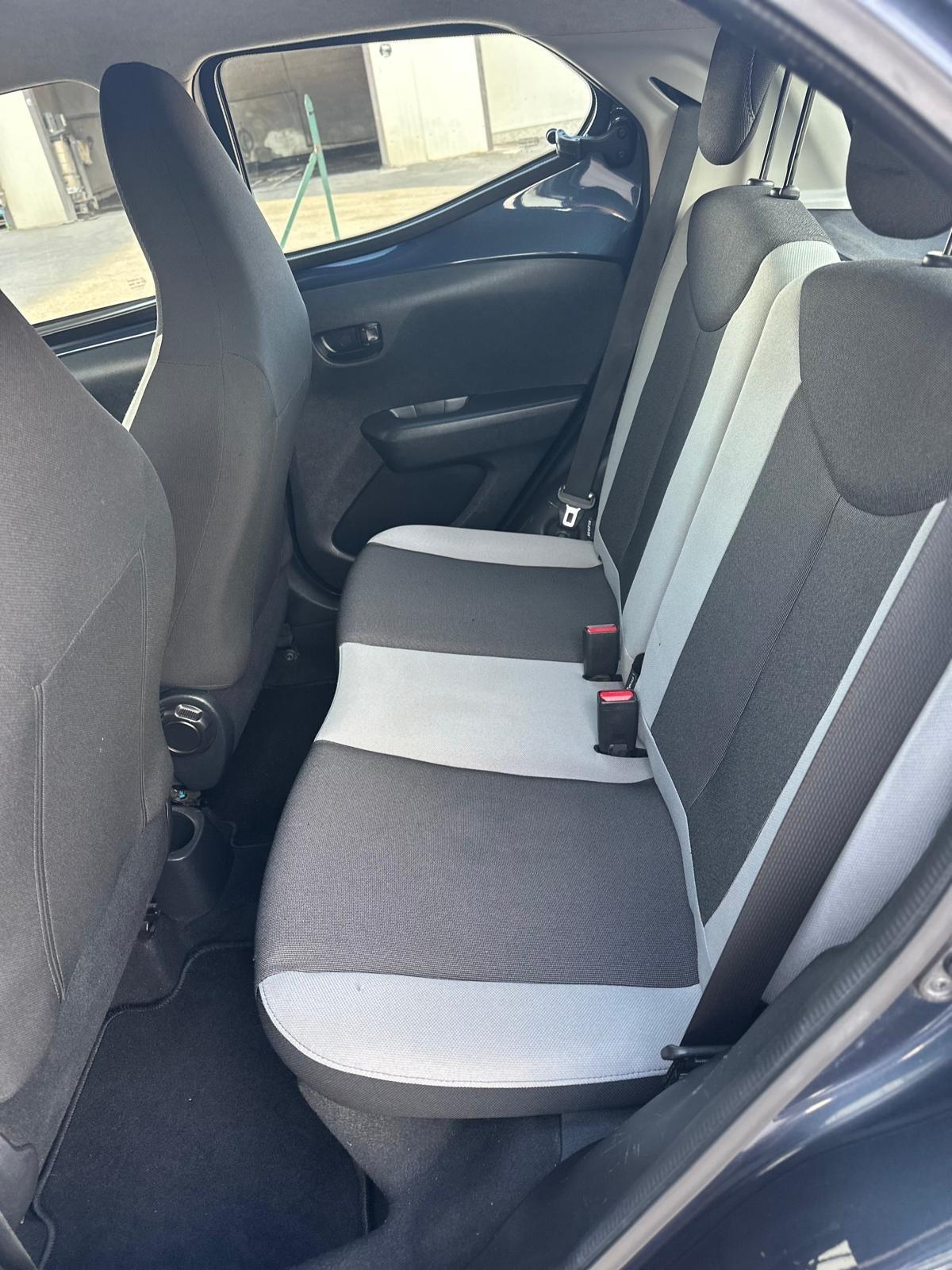 Toyota Aygo 1.0 VVT-i 69 CV 5 porte x-clusiv