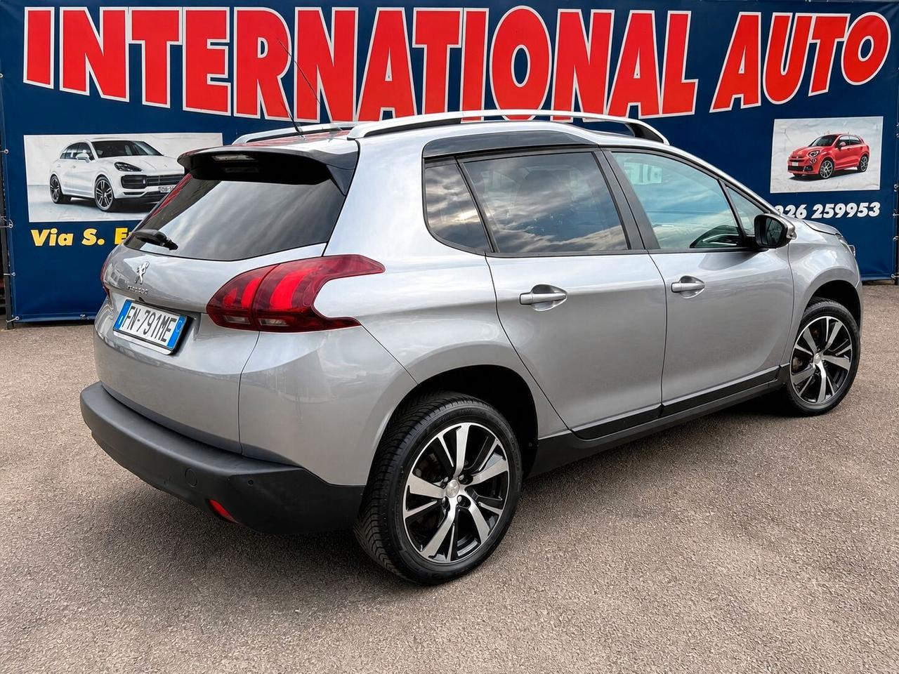 Peugeot 2008 BlueHDi 100 Black Matt
