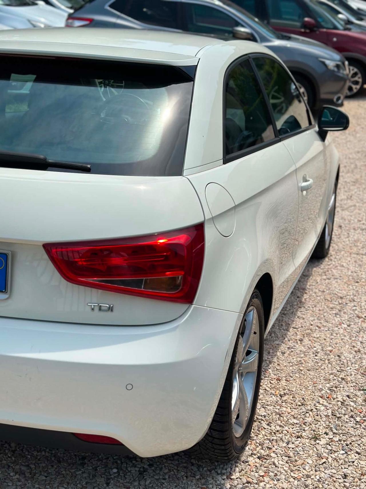 Audi A1 1.6 TDI TETTO KMCERT GARANZ UNICOPR