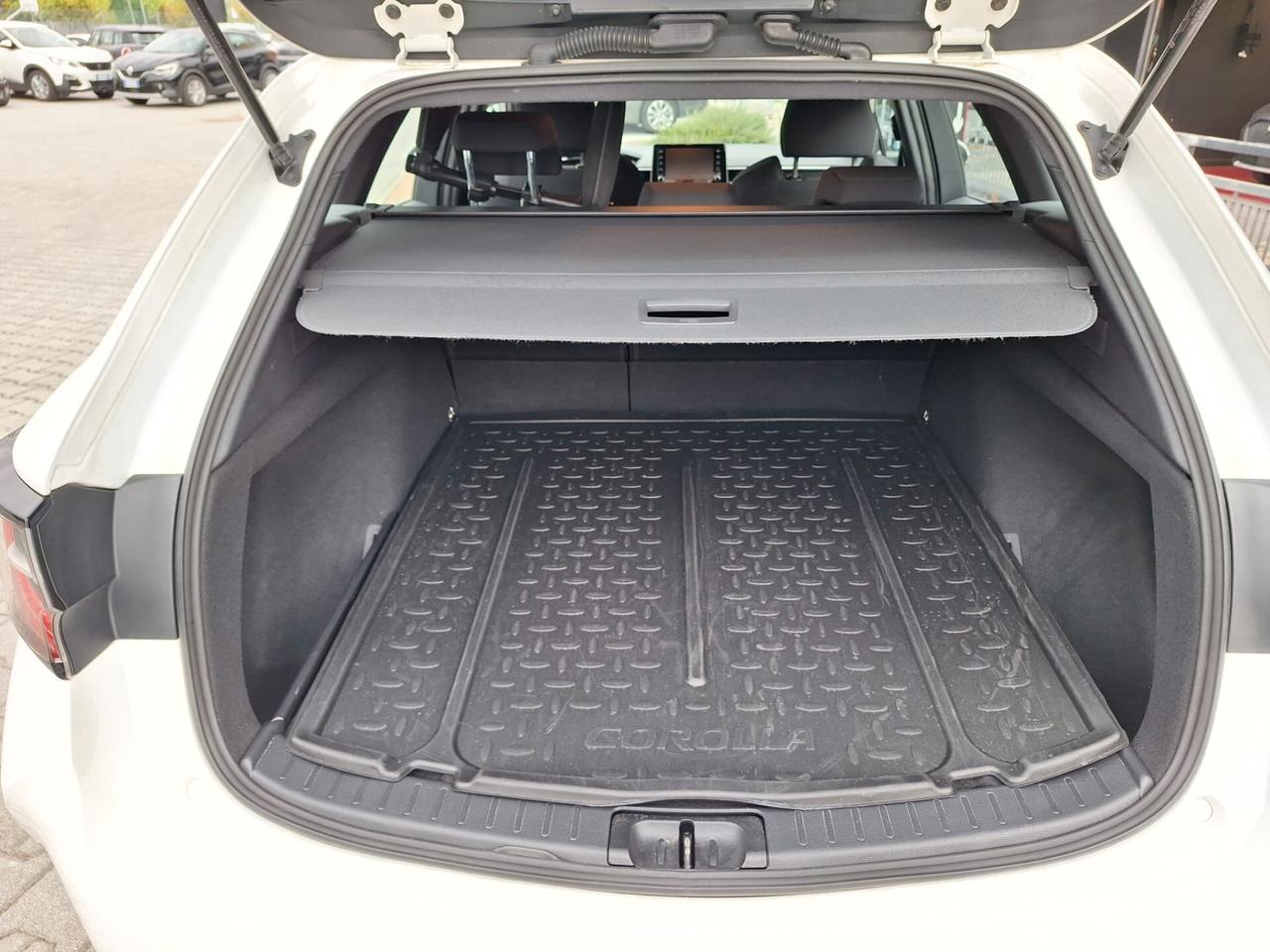 Toyota Corolla Touring 1.8 Hybrid Active IVA ESPOSTA