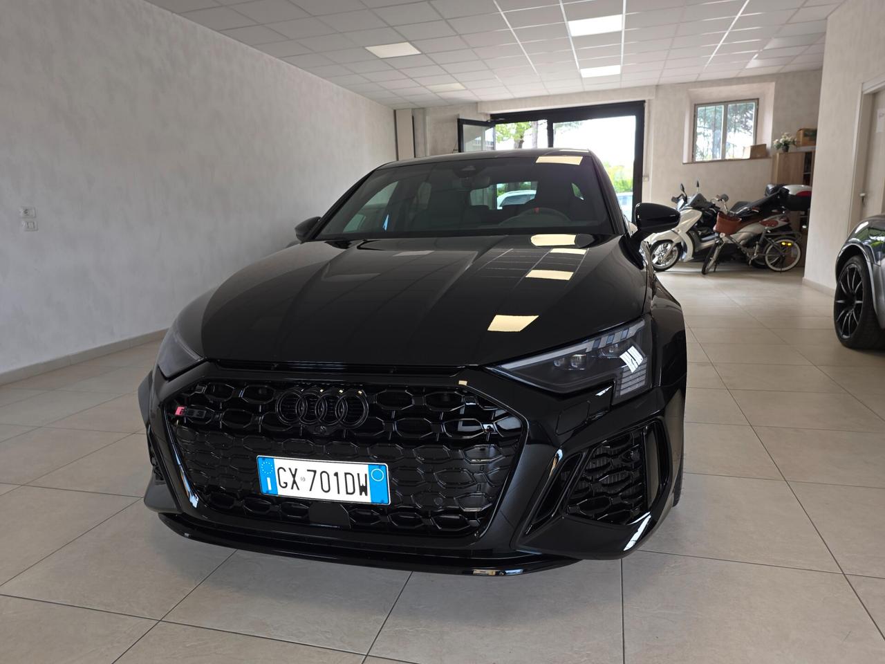 Audi A3 RS 3 Sedan TFSI quattro S tronic