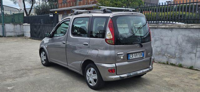 TOYOTA Yaris Verso 1.3i 16V cat Sol '03