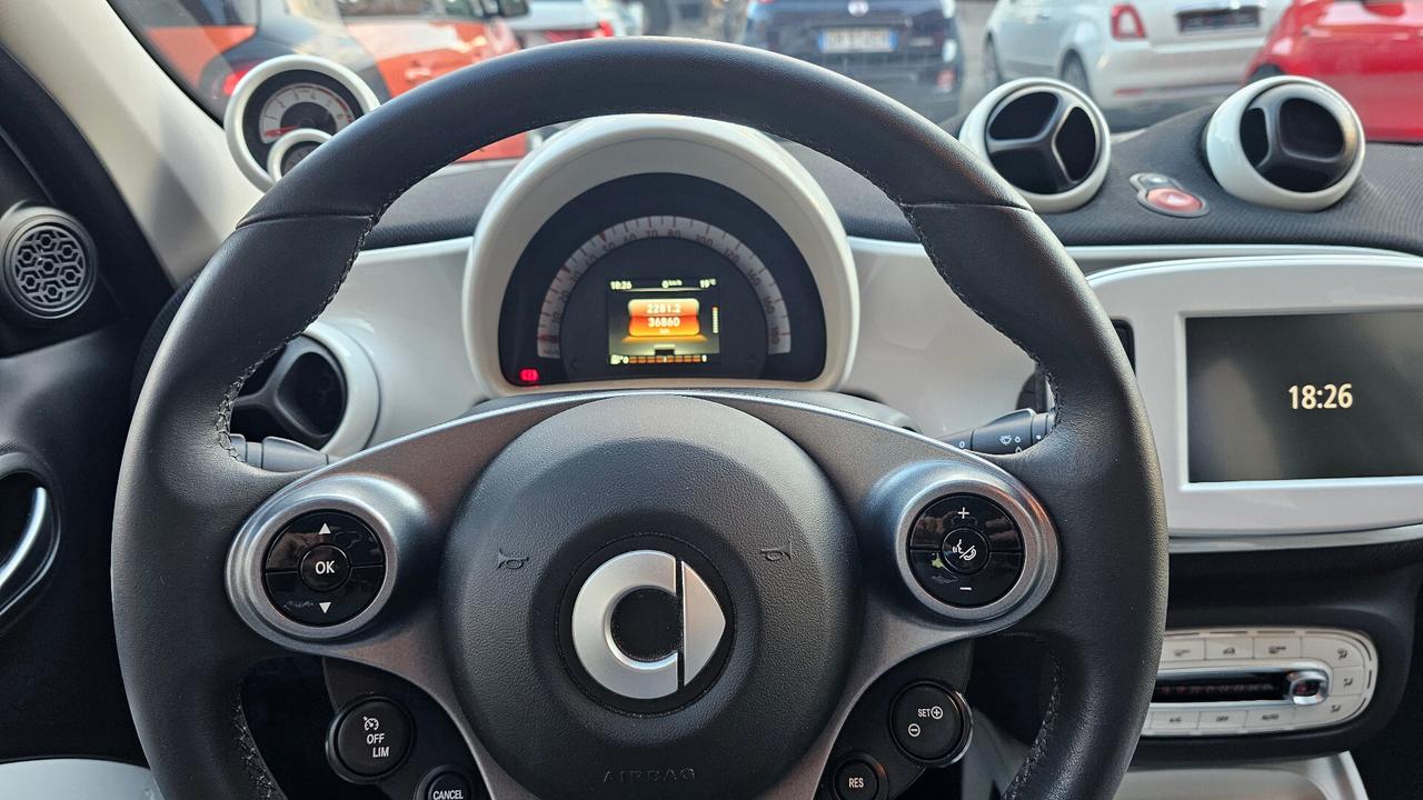 Smart Forfour 70 1.0 twinamic Passion NAV RETROCAM SENSORI CARVERTICAL OK