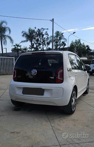 VOLKSWAGEN UP High AUTOMATICA - 2013