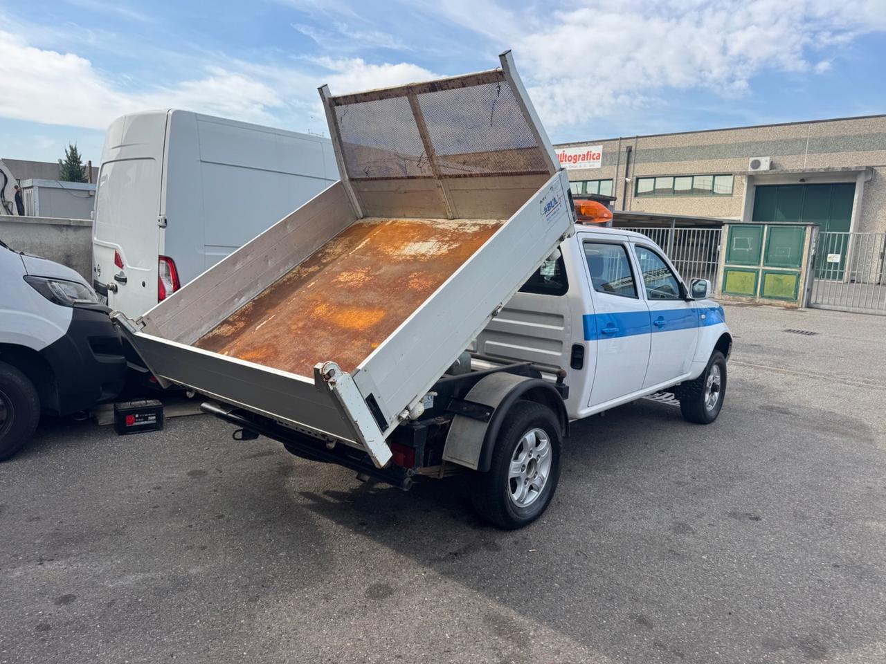 Tata doppia cabina ribaltabile 4x4