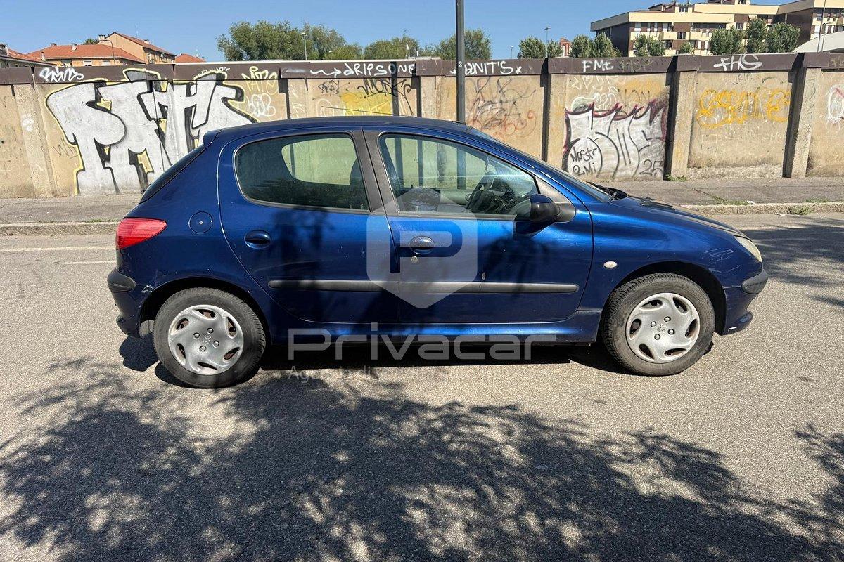 PEUGEOT 206 1.1 5p. XT