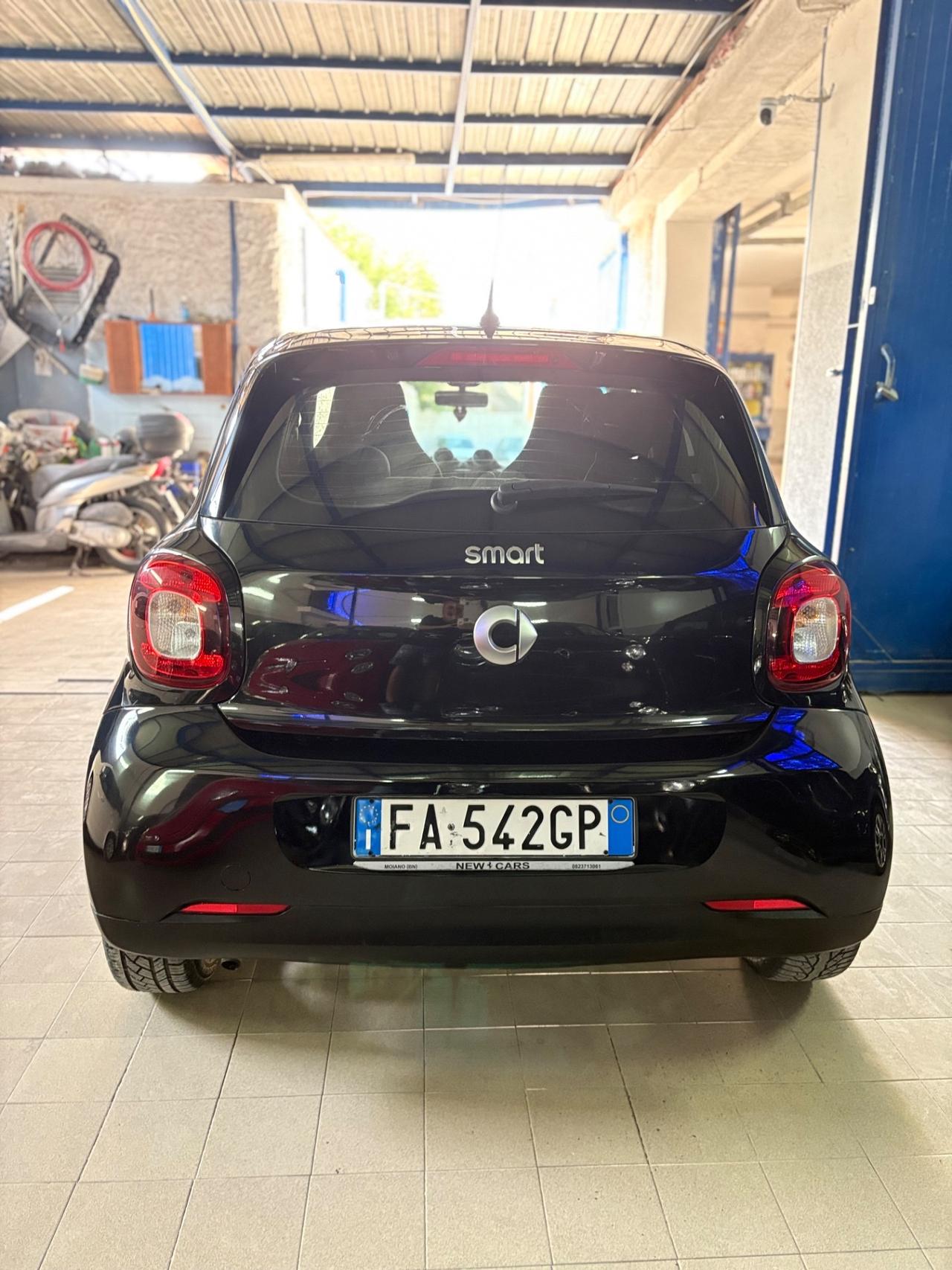 Smart ForFour Total Black 1.0 Benz