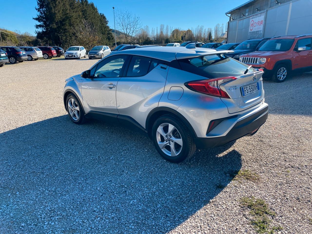 Toyota C-HR 1.8 Hybrid Business