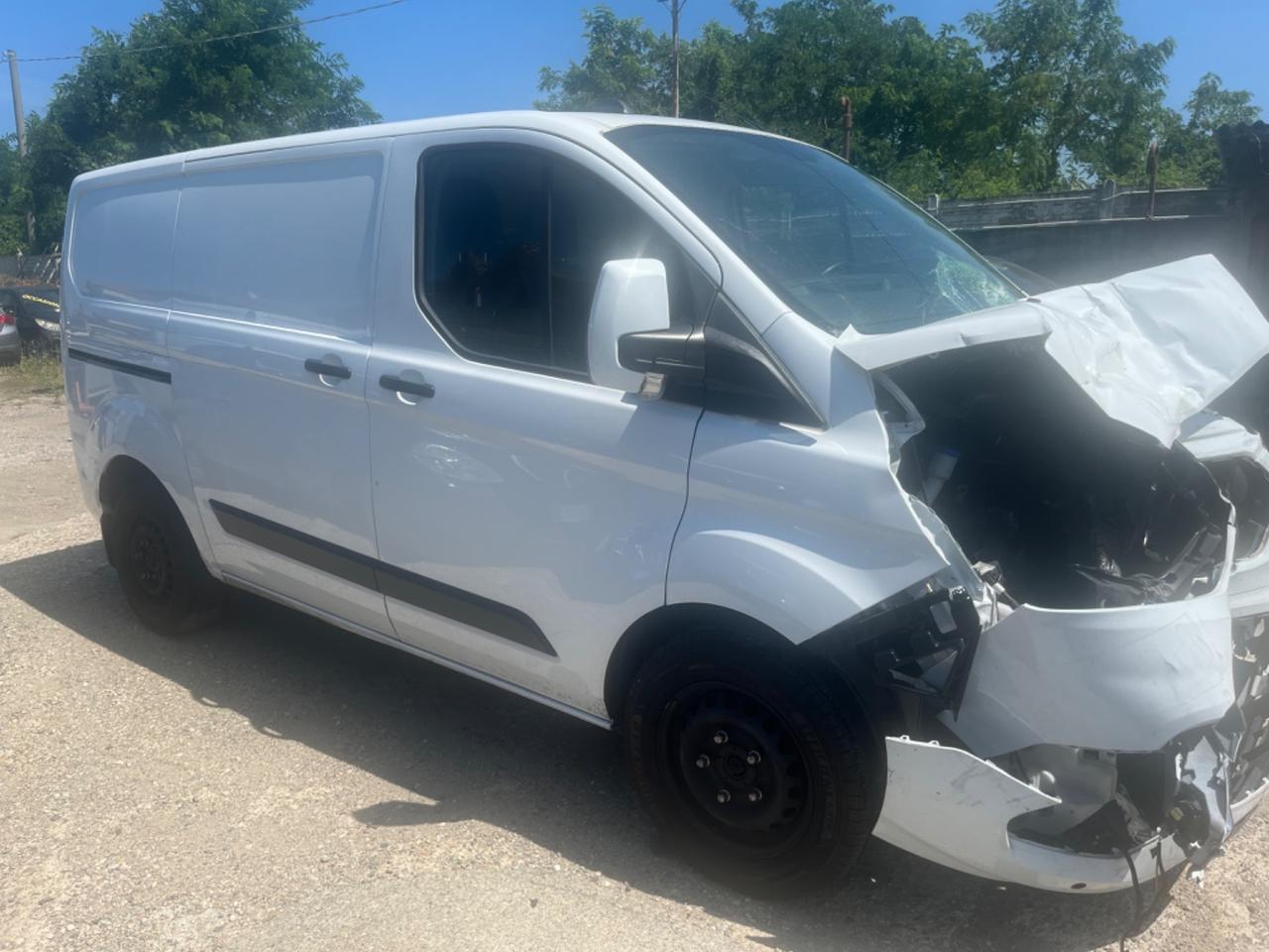 Ford transit custum hybrid 2021 sinistrato