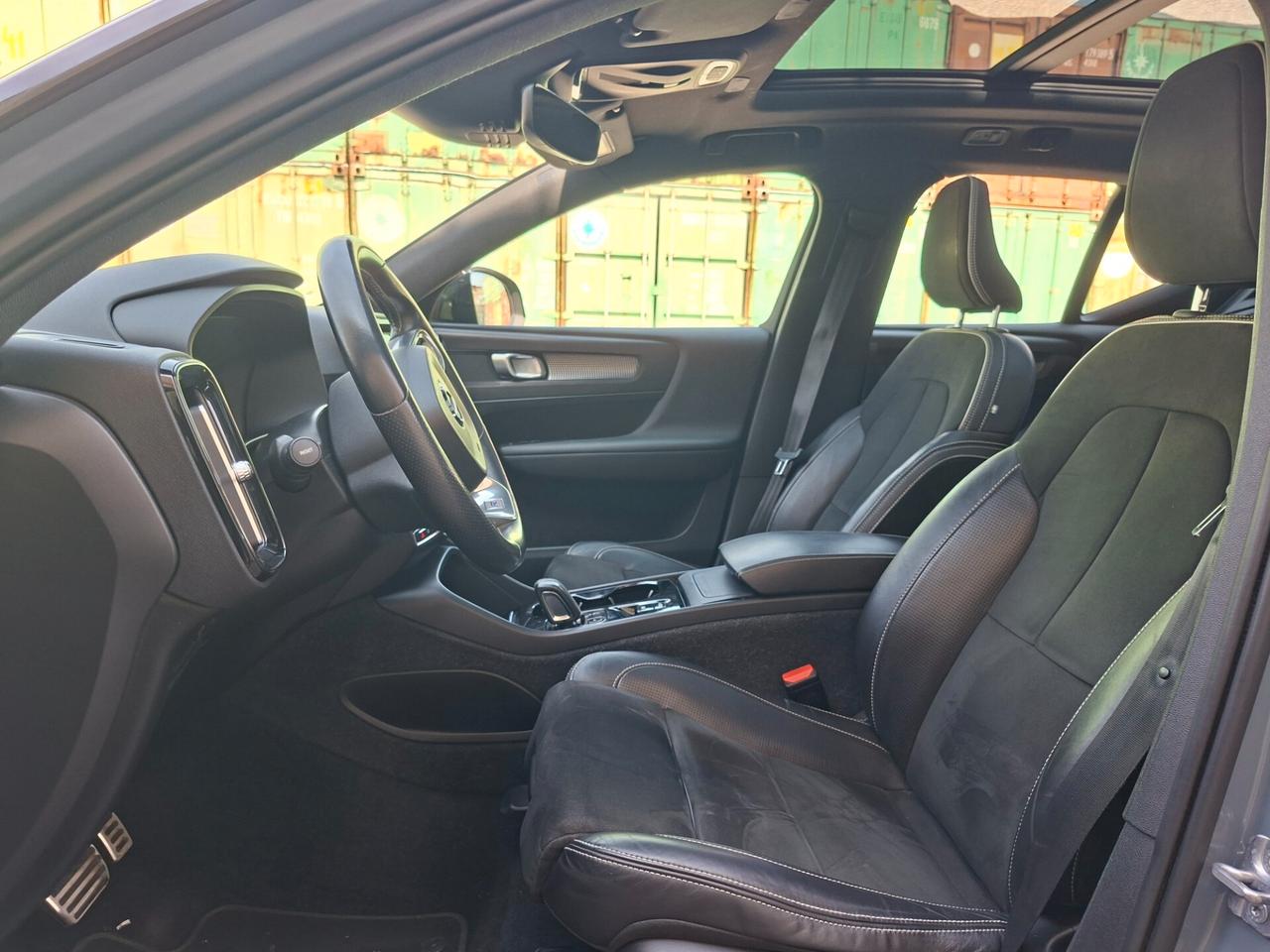 Volvo XC40 2.0 tdi 190cv r Design tetto