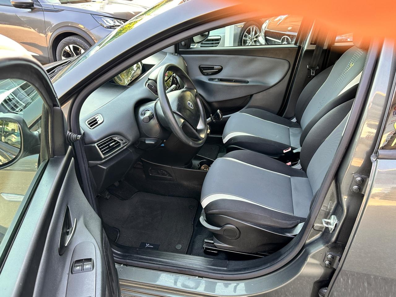 Lancia Ypsilon 1.2 GPL Ecochic Gold