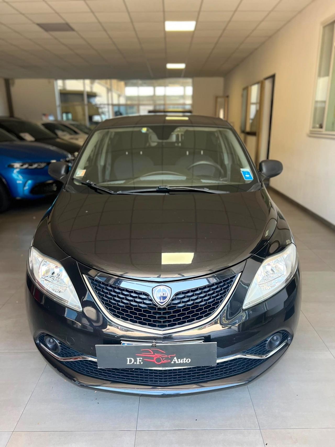 Lancia Ypsilon 1.2 69 CV 5 porte Platinum