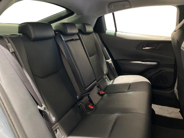 TOYOTA Prius 2.0 Plug-in Hybrid Lounge +