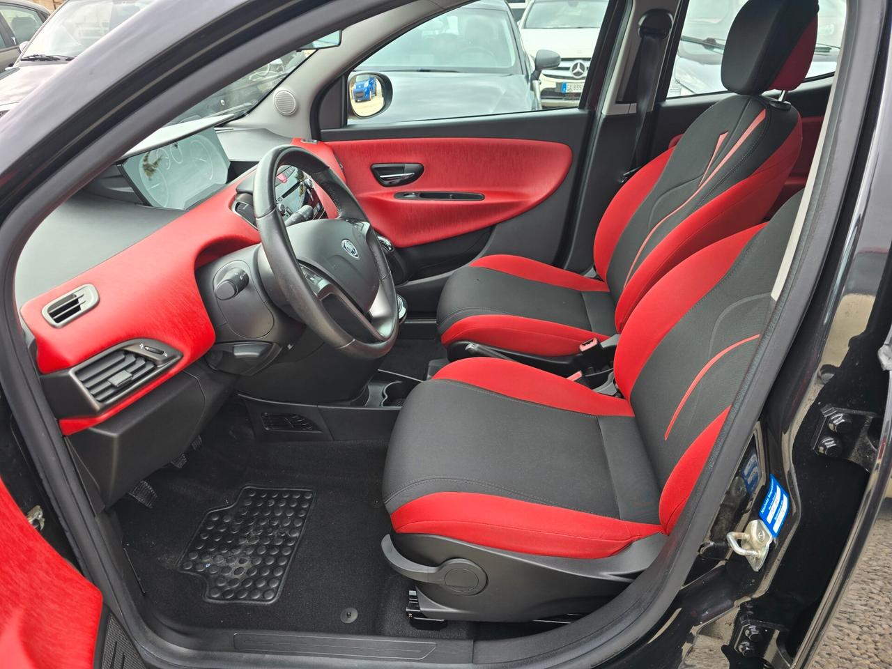 Lancia Ypsilon 1.2 69 CV 5 porte S&S Gold