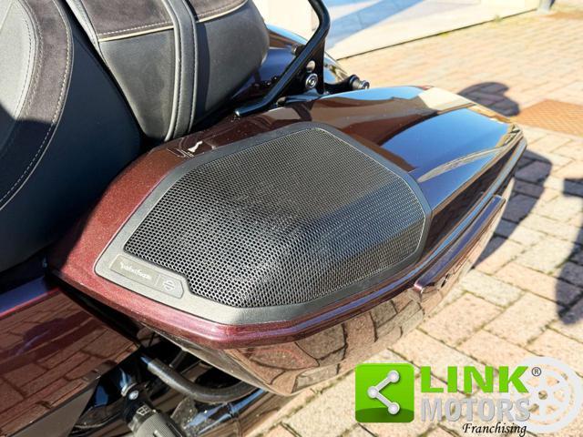 HARLEY-DAVIDSON CVO Street Glide 25th Anniversary 121 Copperhead