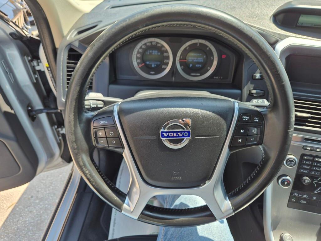 Volvo XC60 D5 AWD 205cv Geartronic Momentum