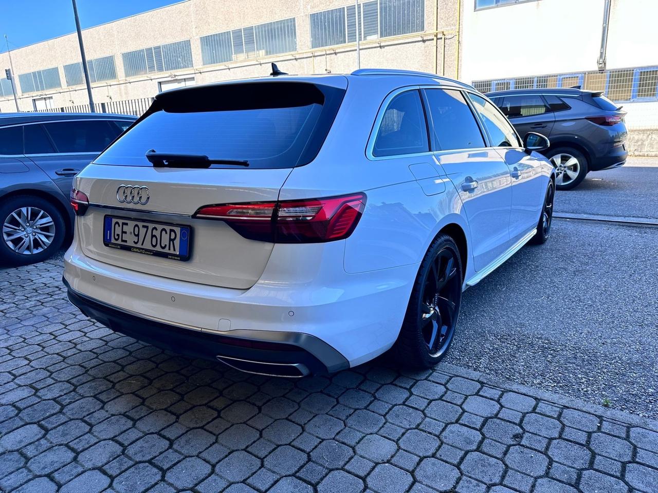 Audi A4 Avant 40 TDI S tronic S line edition V. COCKPIT