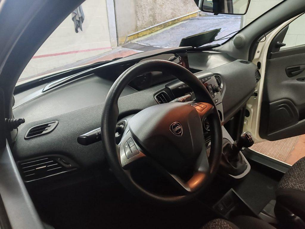 LANCIA Ypsilon 1.0 Hybrid Silver